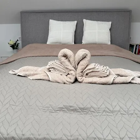 2 Dachwohnung Mit Burgblick Und Kingsize Bett Freudenberg am Main