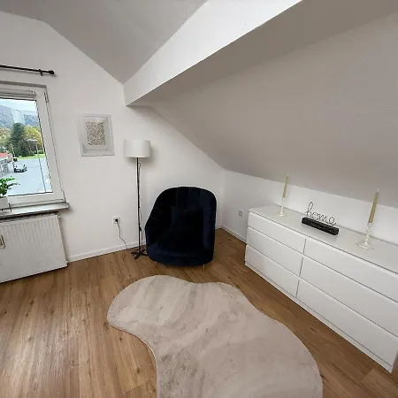 2 Dachwohnung Mit Burgblick Und Kingsize Bett *